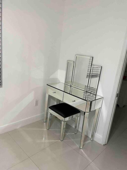 Modern Miami Oversized 3 Bedroom In Central Location Zewnętrze zdjęcie