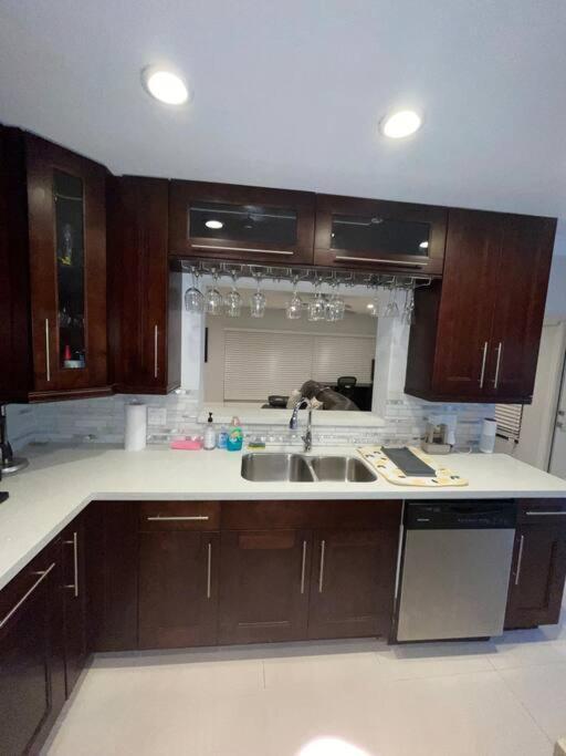 Modern Miami Oversized 3 Bedroom In Central Location Zewnętrze zdjęcie