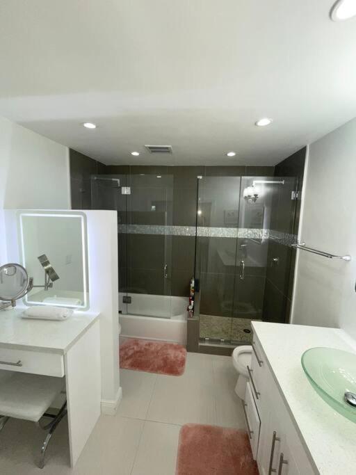 Modern Miami Oversized 3 Bedroom In Central Location Zewnętrze zdjęcie