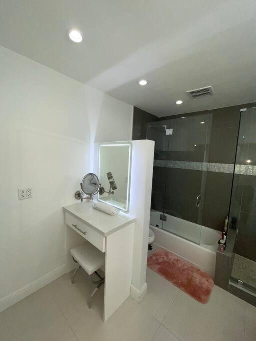 Modern Miami Oversized 3 Bedroom In Central Location Zewnętrze zdjęcie
