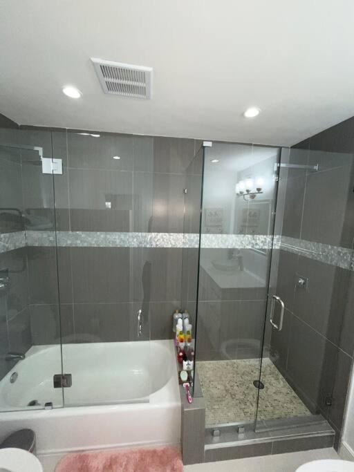 Modern Miami Oversized 3 Bedroom In Central Location Zewnętrze zdjęcie