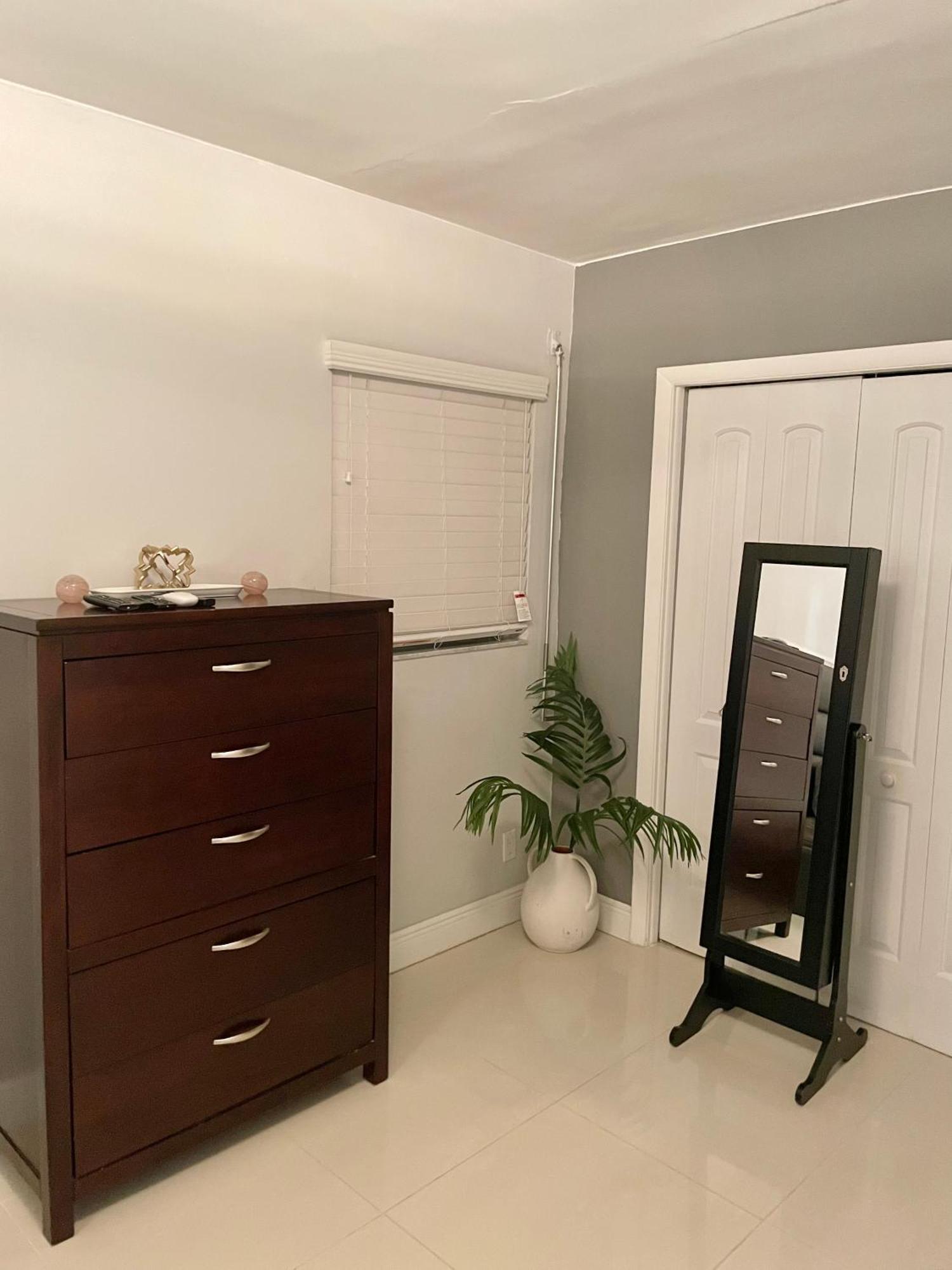Modern Miami Oversized 3 Bedroom In Central Location Zewnętrze zdjęcie