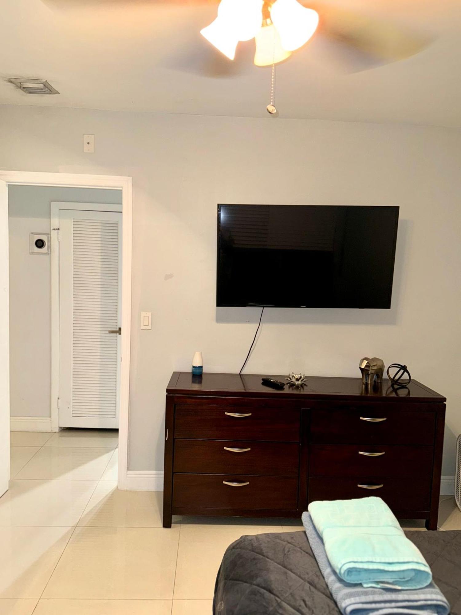 Modern Miami Oversized 3 Bedroom In Central Location Zewnętrze zdjęcie